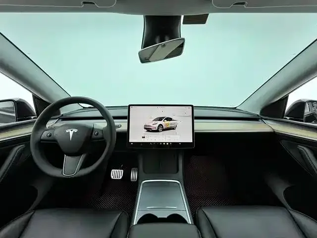 Tesla Model Y — фото 9