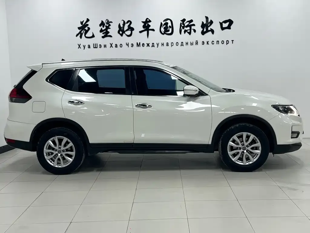 Nissan X-Trail 2022 из CN, фото 2