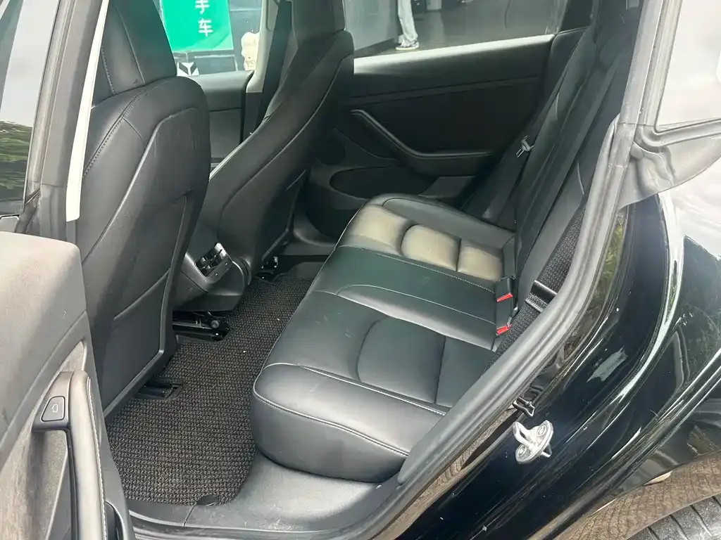 Tesla Model 3 — фото 2