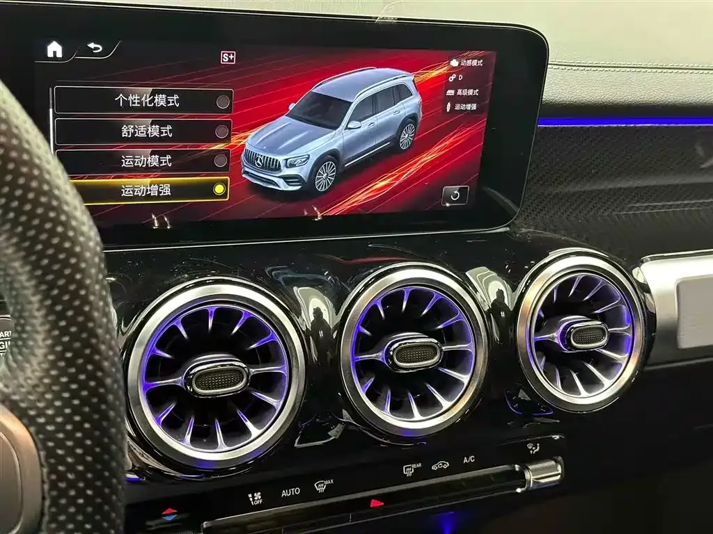 Mercedes-Benz GLB AMG — фото 10