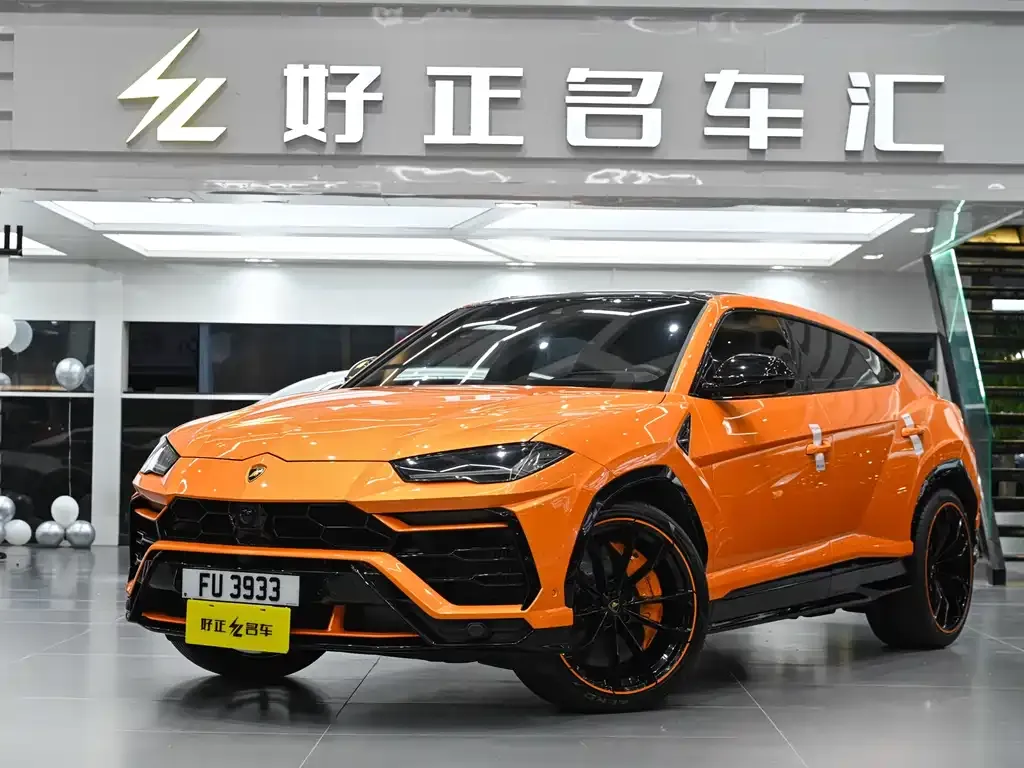 Lamborghini Urus — фото 1