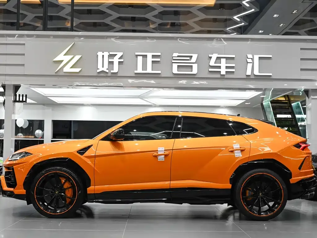 Lamborghini Urus — фото 6