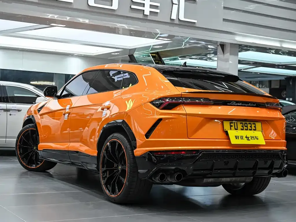 Lamborghini Urus — фото 10