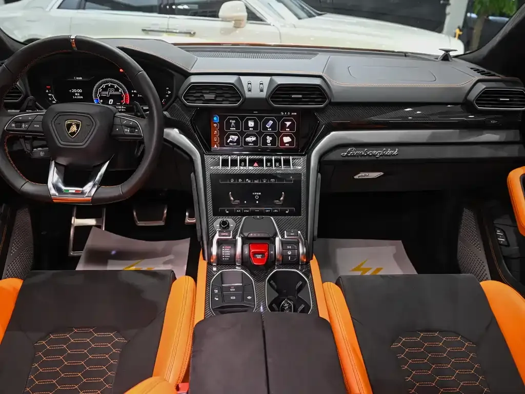 Lamborghini Urus — фото 7