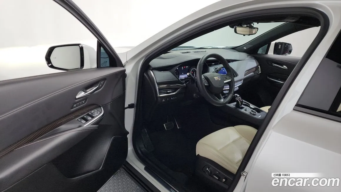 Cadillac XT4 2023 из KR, фото 6