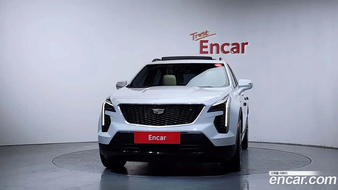 Cadillac XT4 2023 из KR, фото 2