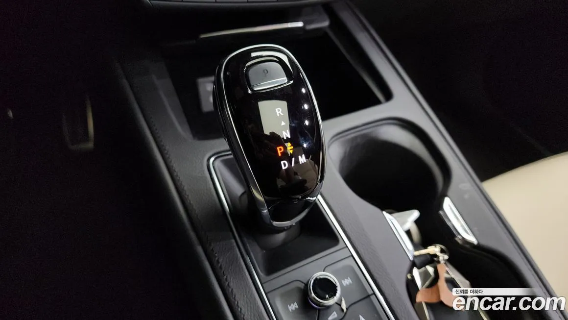Cadillac XT4 2023 из KR, фото 8