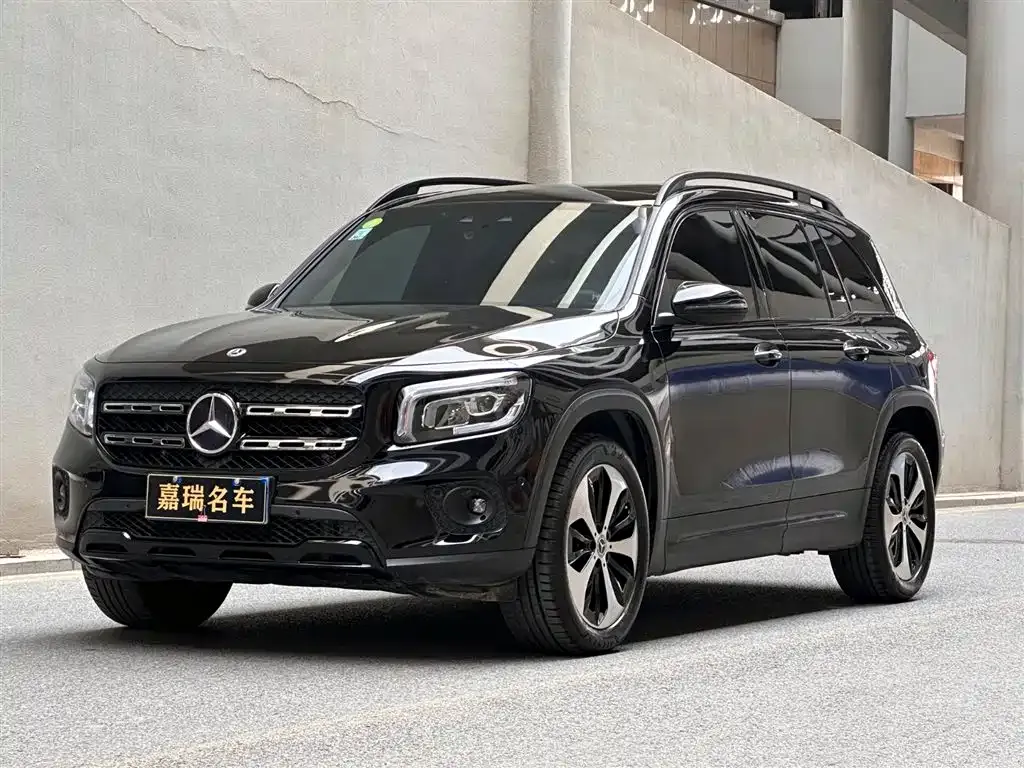 Mercedes-Benz GLB — фото 1