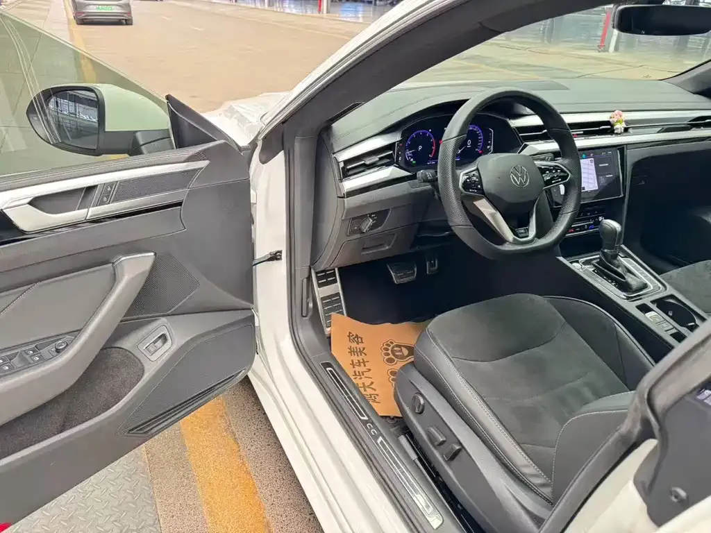 Volkswagen CC 2024 из CN, фото 4