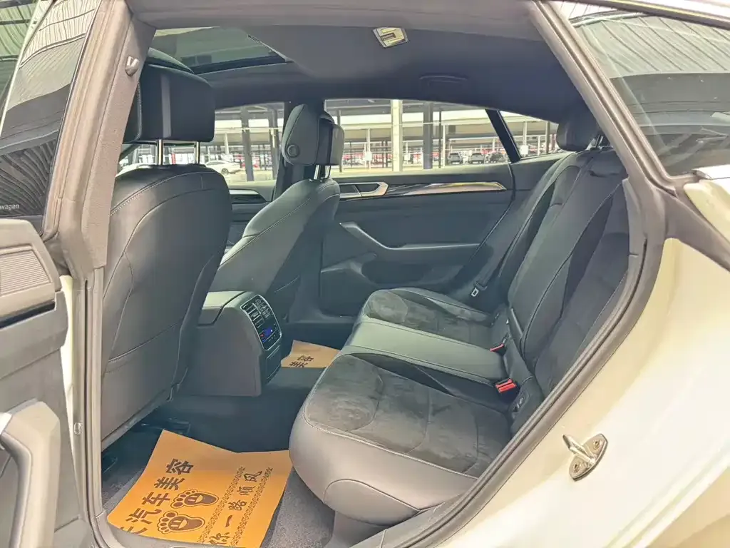 Volkswagen CC 2024 из CN, фото 8