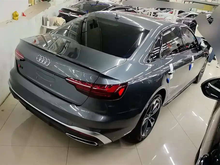 Audi A4L 2022 из CN, фото 5