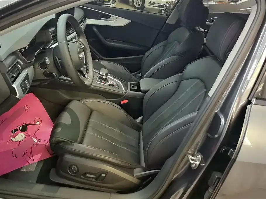 Audi A4L 2022 из CN, фото 9