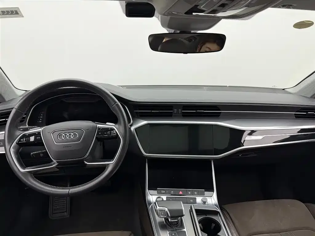 Audi A7L — фото 8