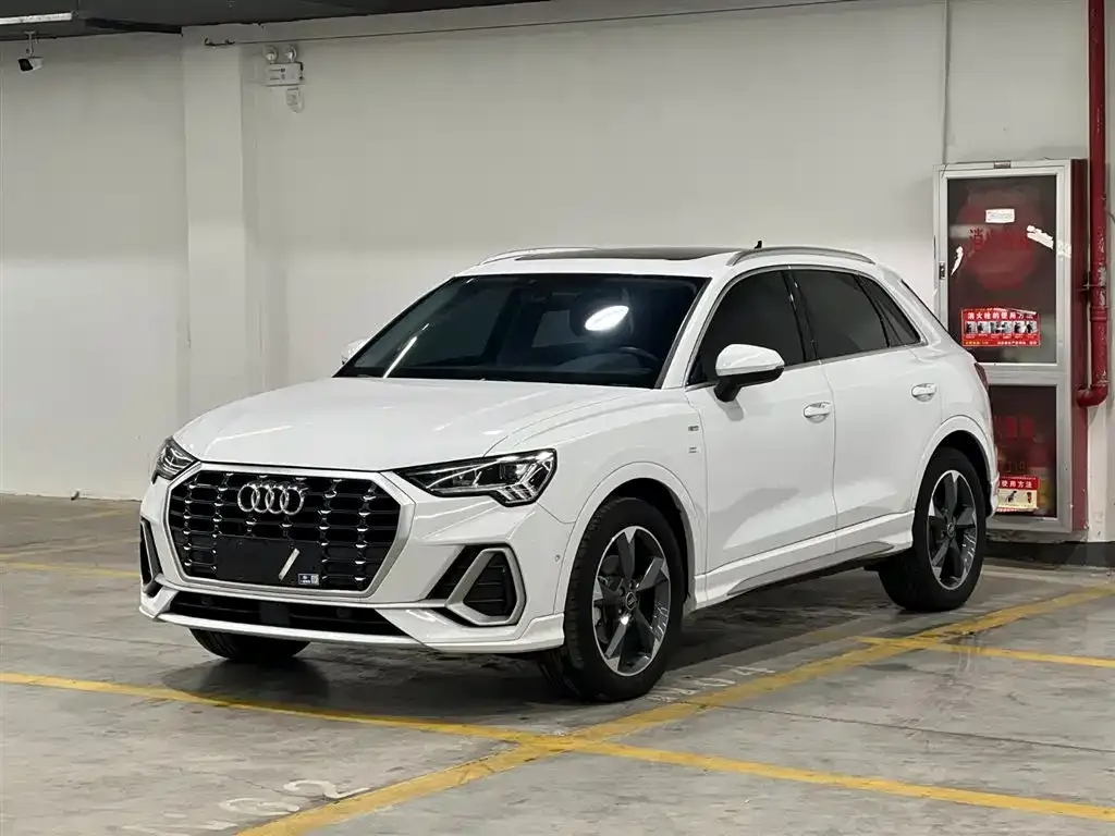 Audi Q3 — фото 1
