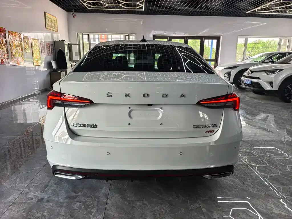 Skoda Octavia — фото 10