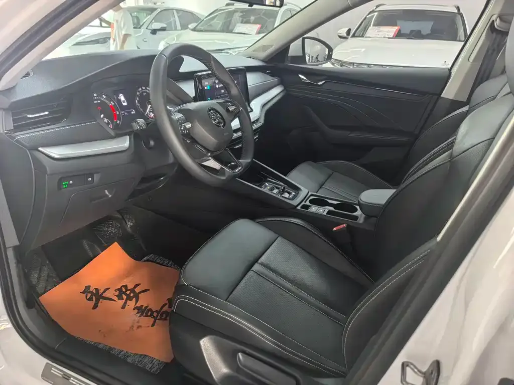 Skoda Octavia — фото 2