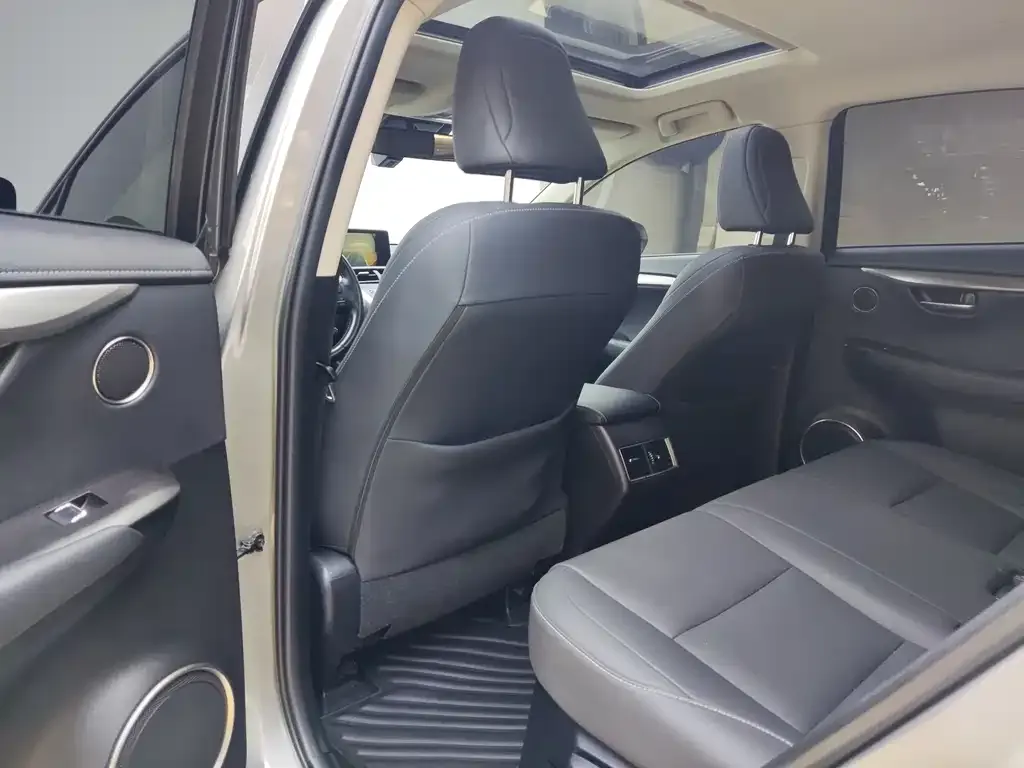 Lexus NX 2021 из CN, фото 2