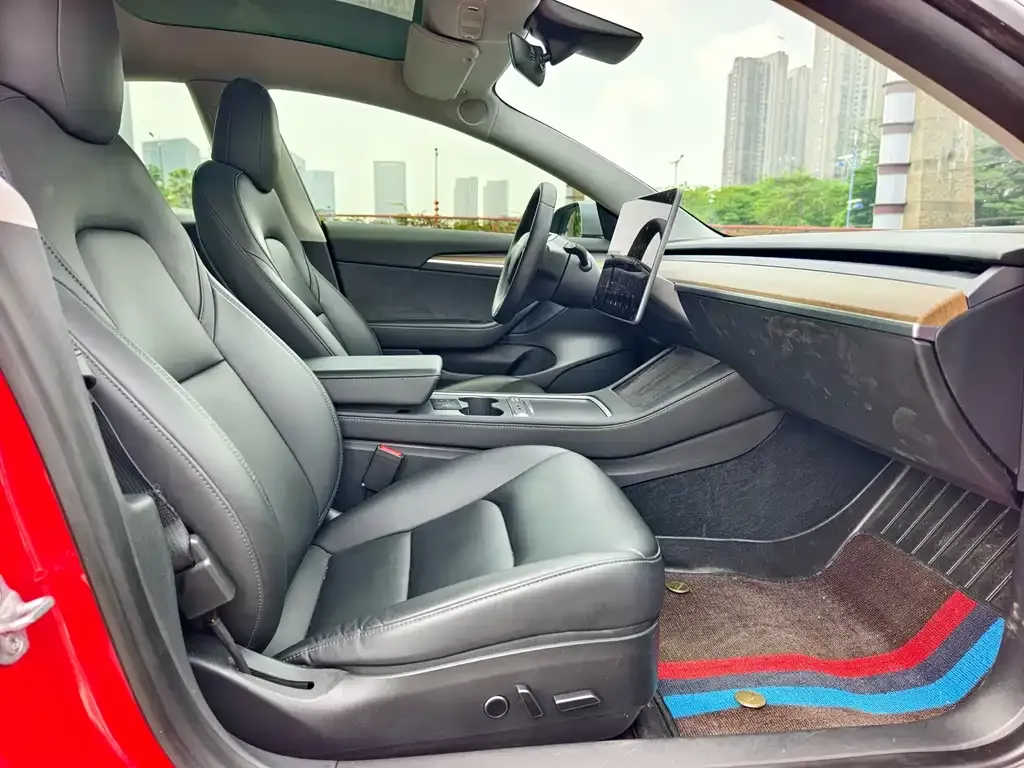 Tesla Model 3 — фото 4