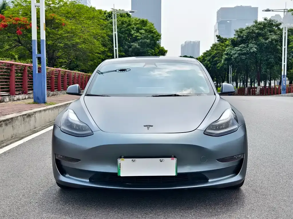 Tesla Model 3 — фото 9