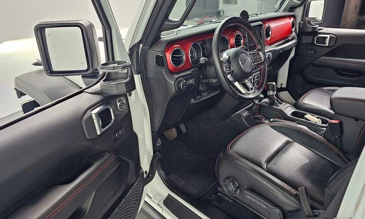 Jeep Wrangler — фото 7