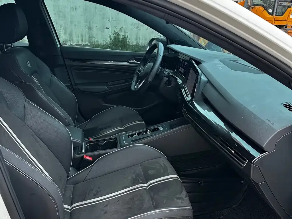 Volkswagen Golf 2022 из CN, фото 3