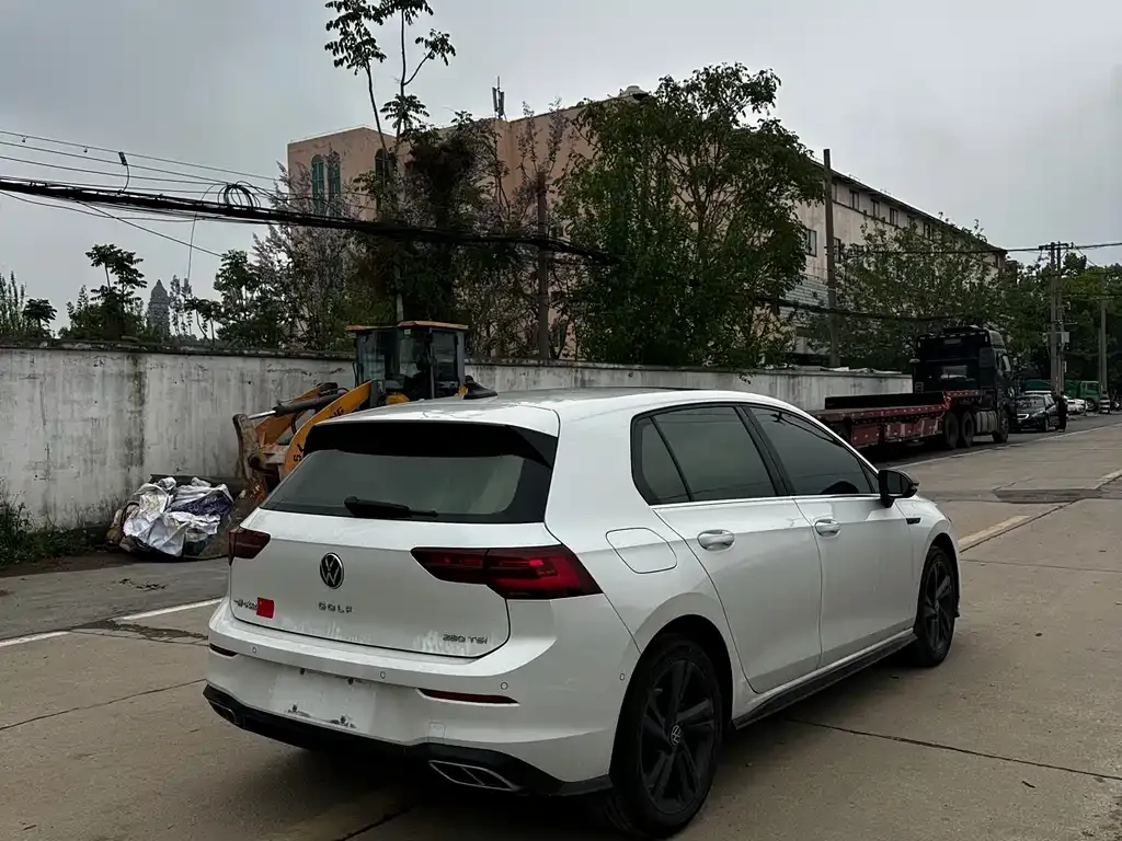 Volkswagen Golf 2022 из CN, фото 10