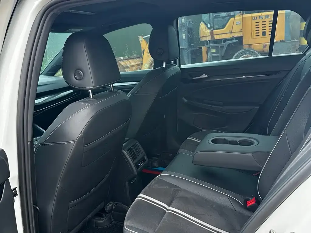 Volkswagen Golf 2022 из CN, фото 7