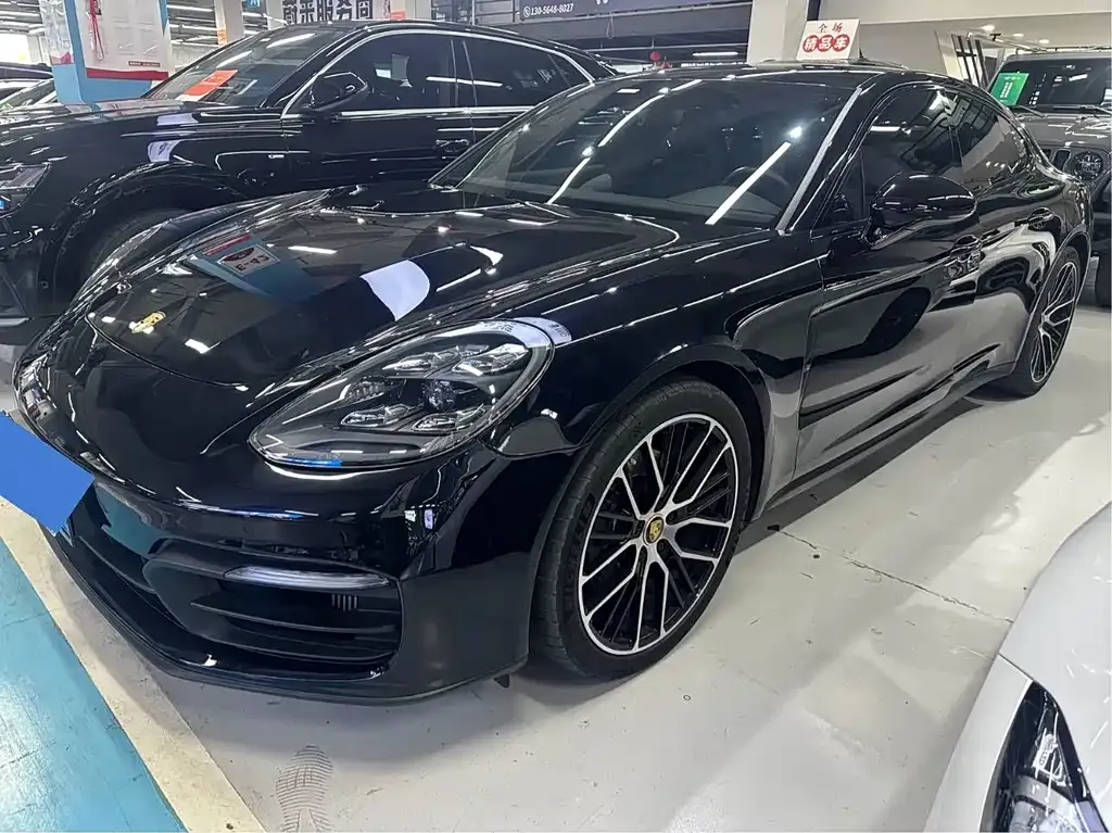 Porsche Panamera — фото 1