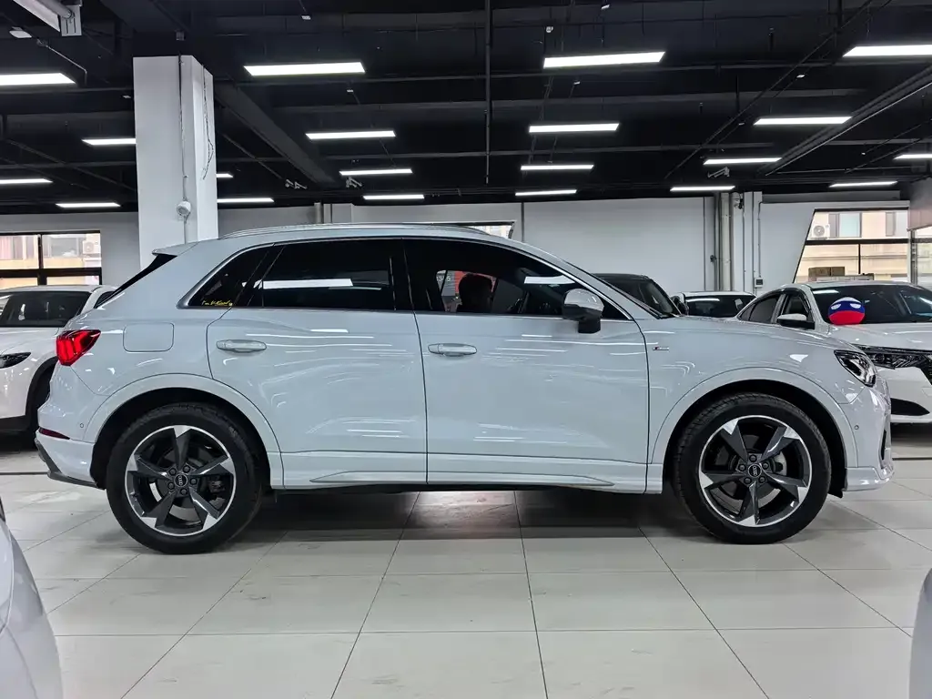 Audi Q3 — фото 10