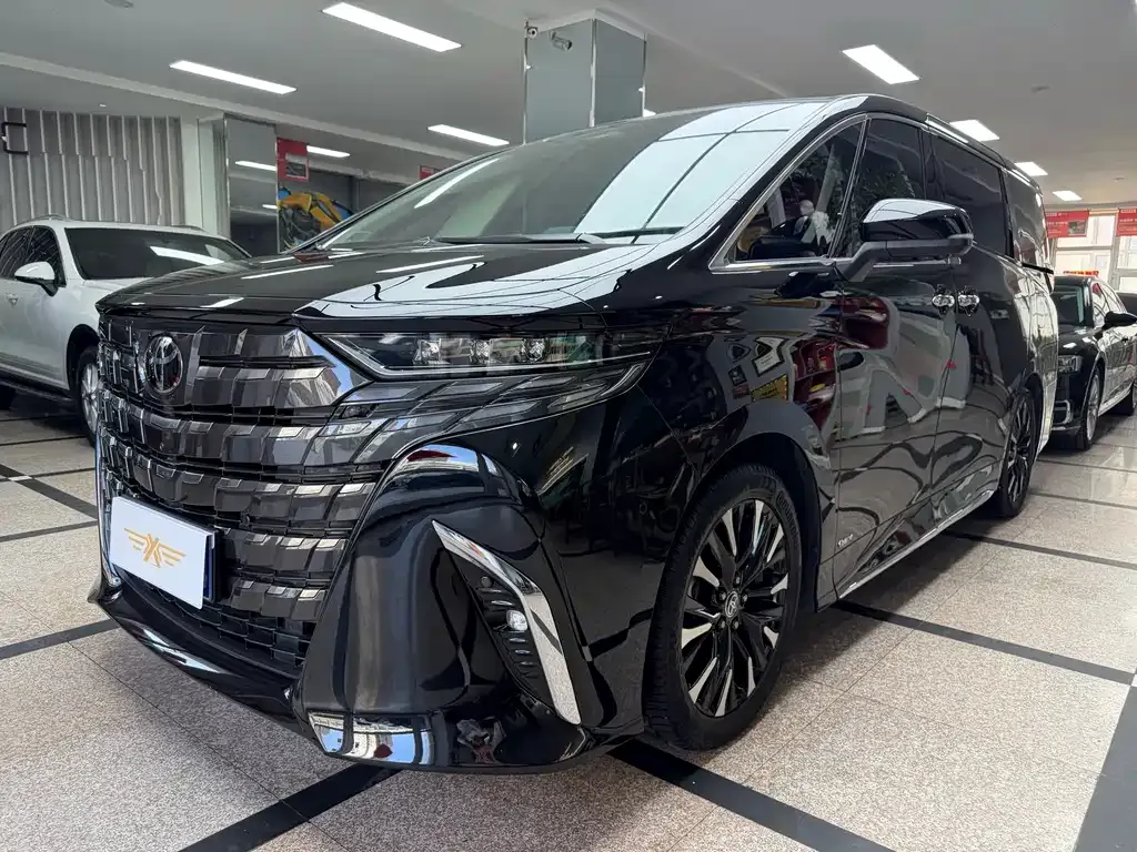 Toyota Alphard 2023 из CN, фото 1