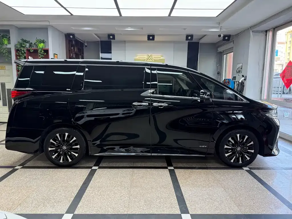 Toyota Alphard 2023 из CN, фото 7