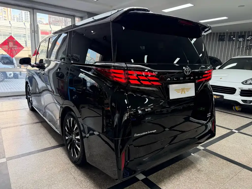 Toyota Alphard 2023 из CN, фото 5