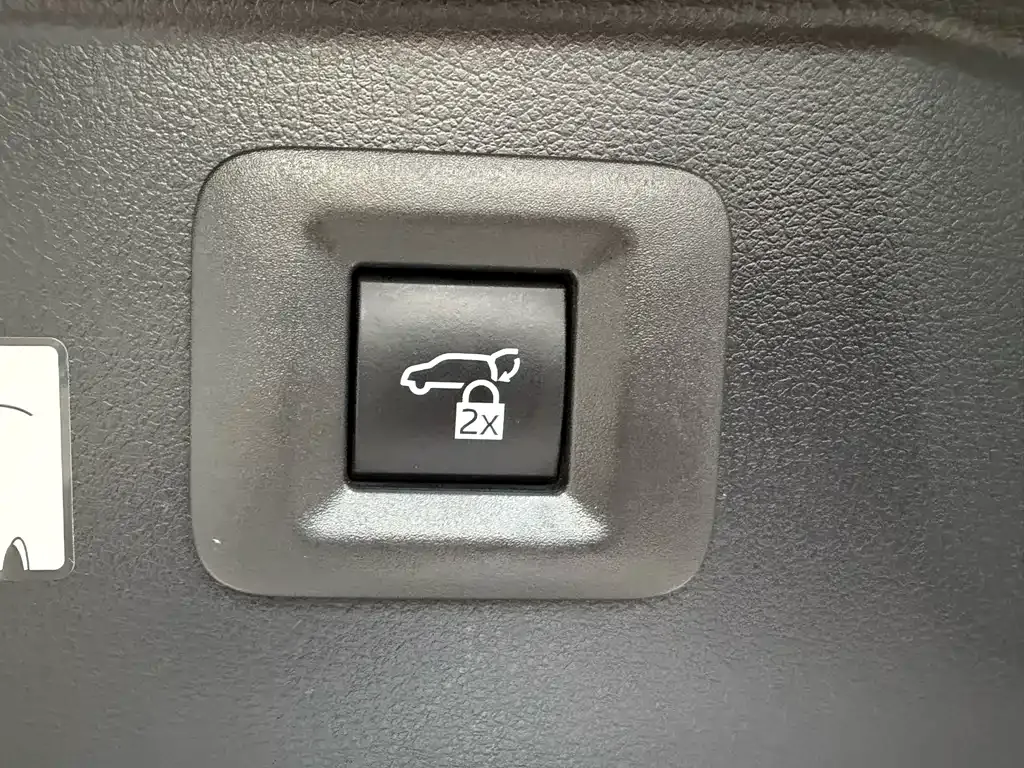 Toyota Alphard 2023 из CN, фото 9