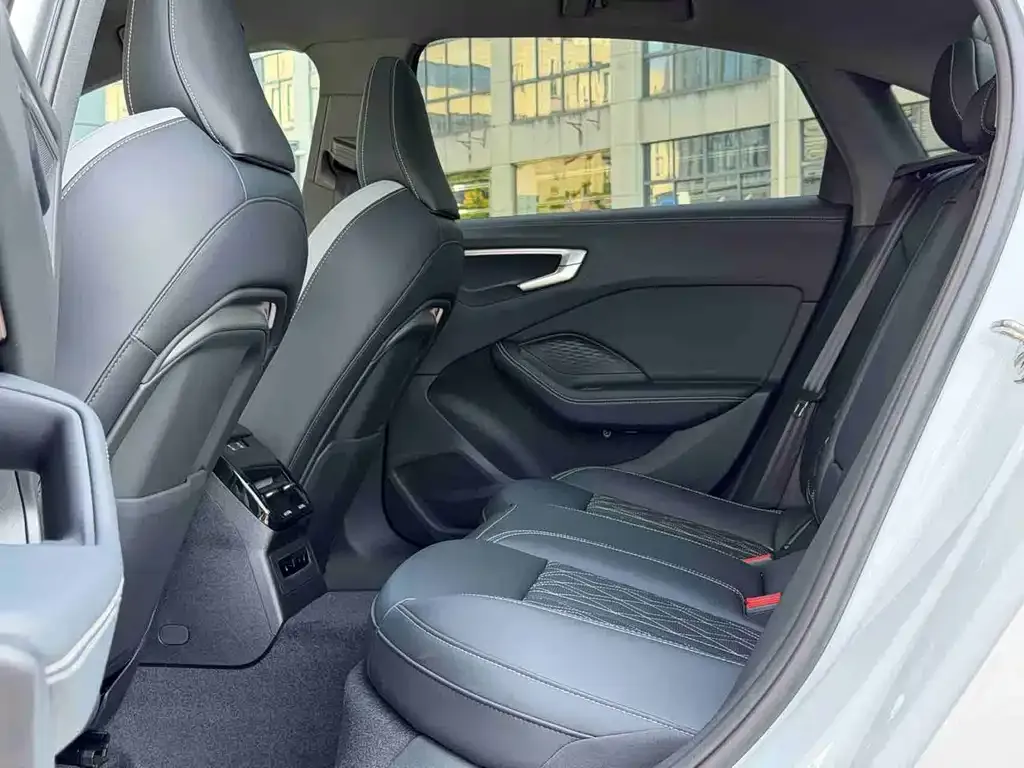 Audi A5L 2025 из CN, фото 8