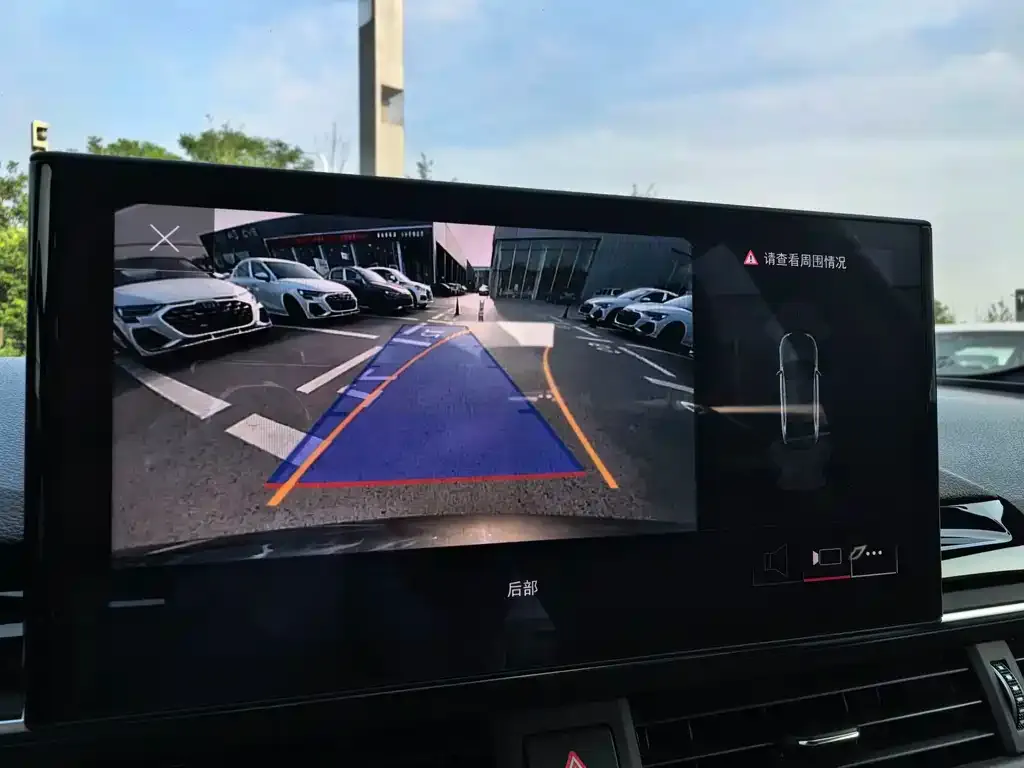 Audi A4L 2024 из CN, фото 9