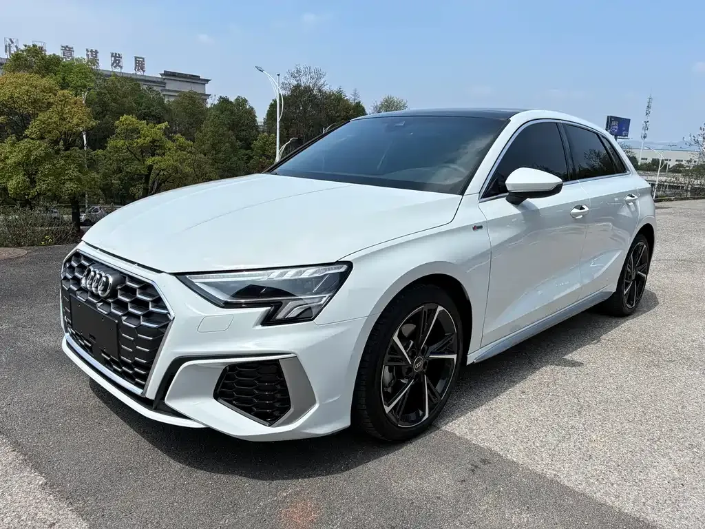 Audi A3 2024 из CN, фото 1