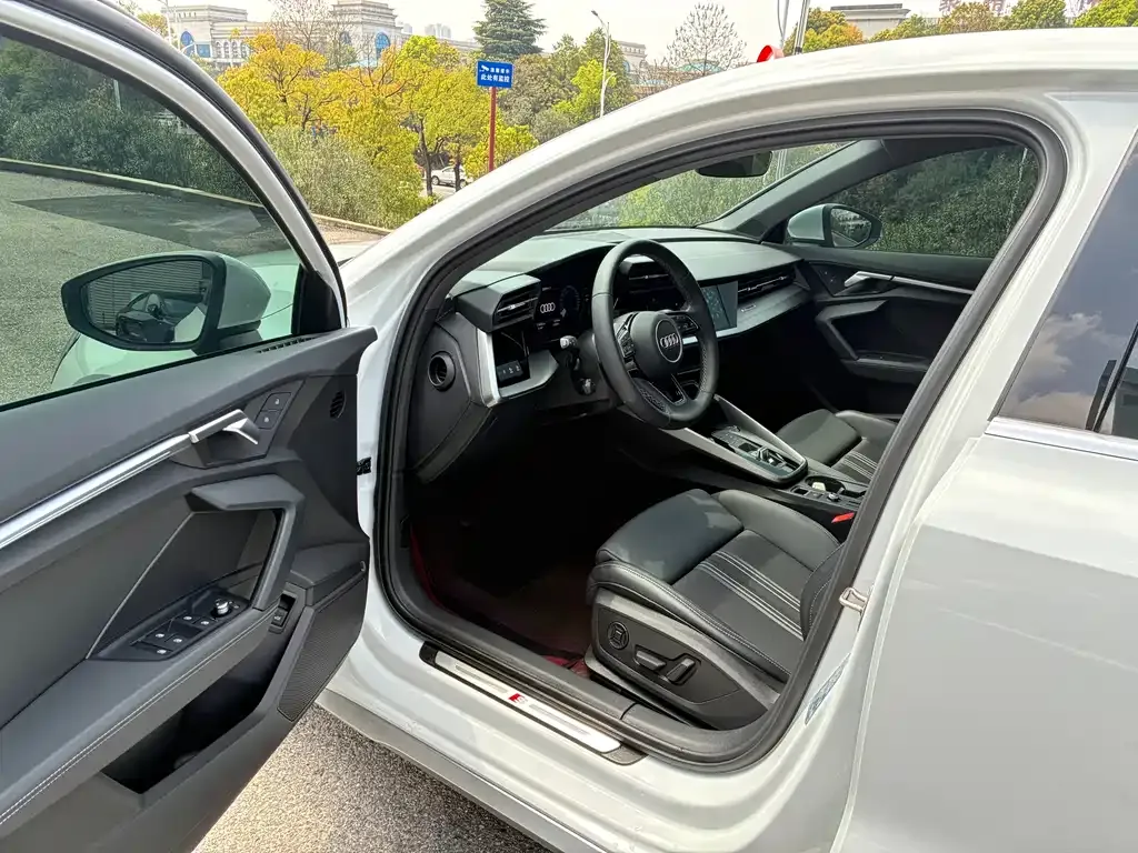 Audi A3 2024 из CN, фото 7