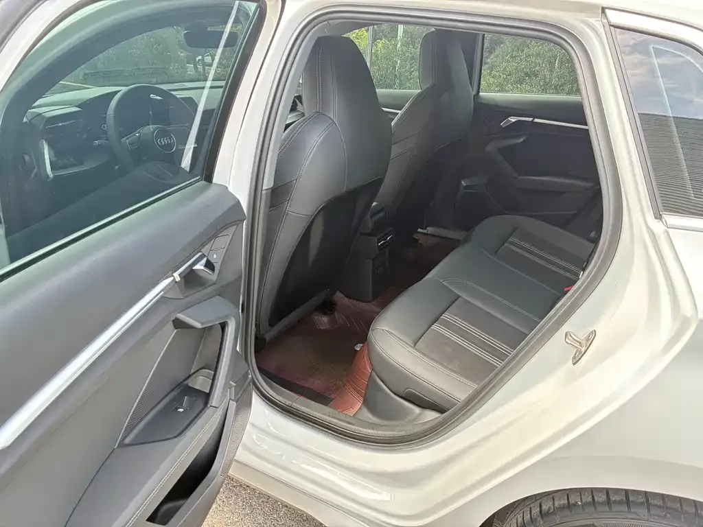 Audi A3 2024 из CN, фото 6