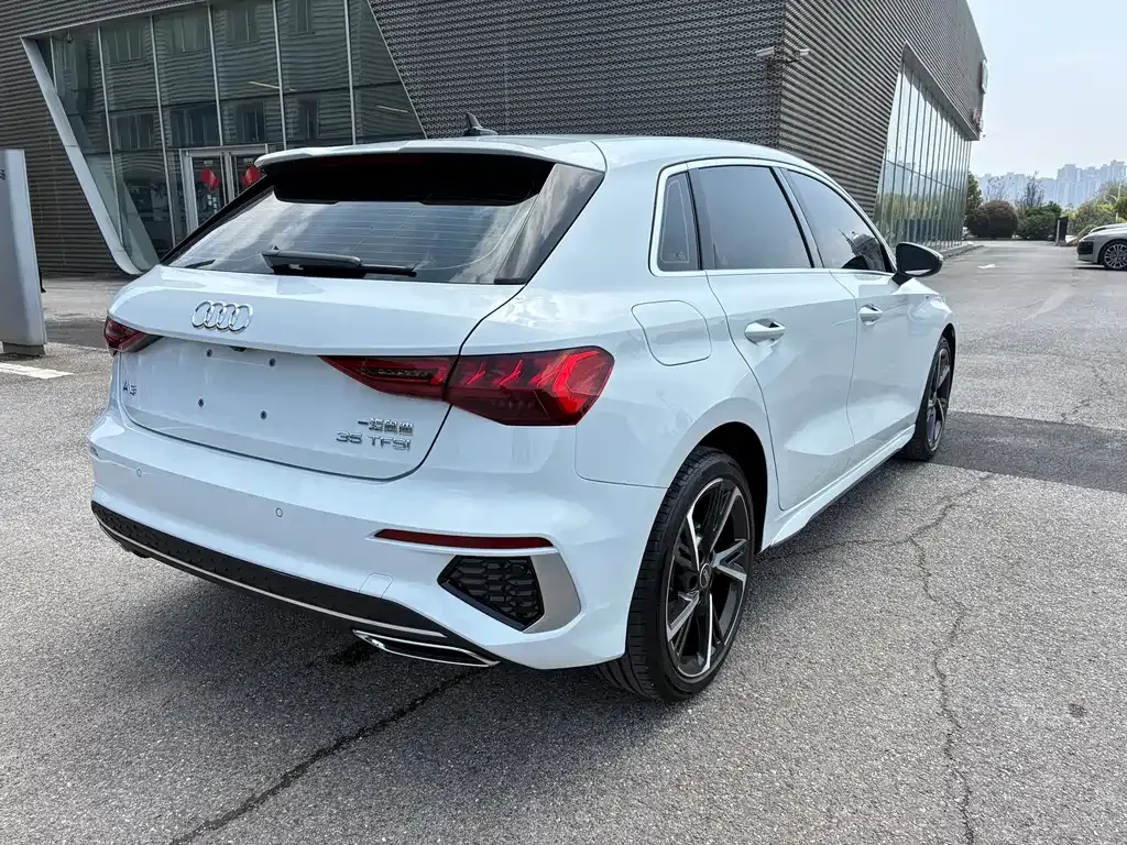 Audi A3 2024 из CN, фото 5
