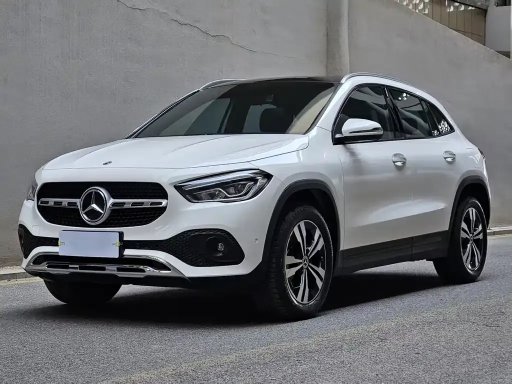 Mercedes-Benz GLA — фото 1