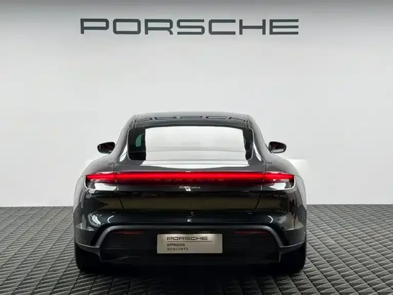 Porsche Taycan — фото 8