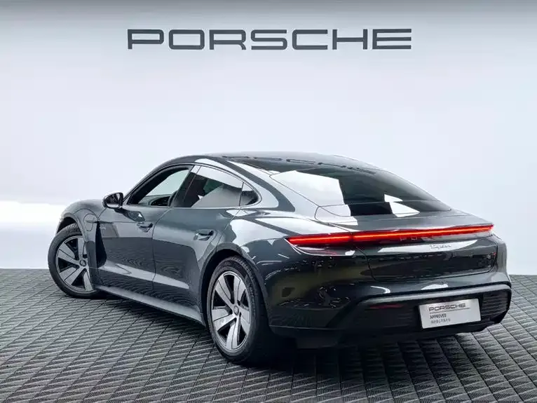 Porsche Taycan — фото 9