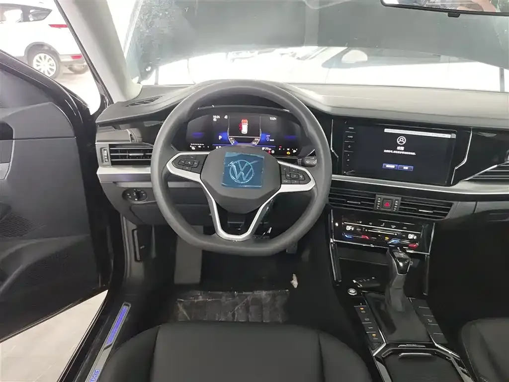 Volkswagen Passat New Energy — фото 6