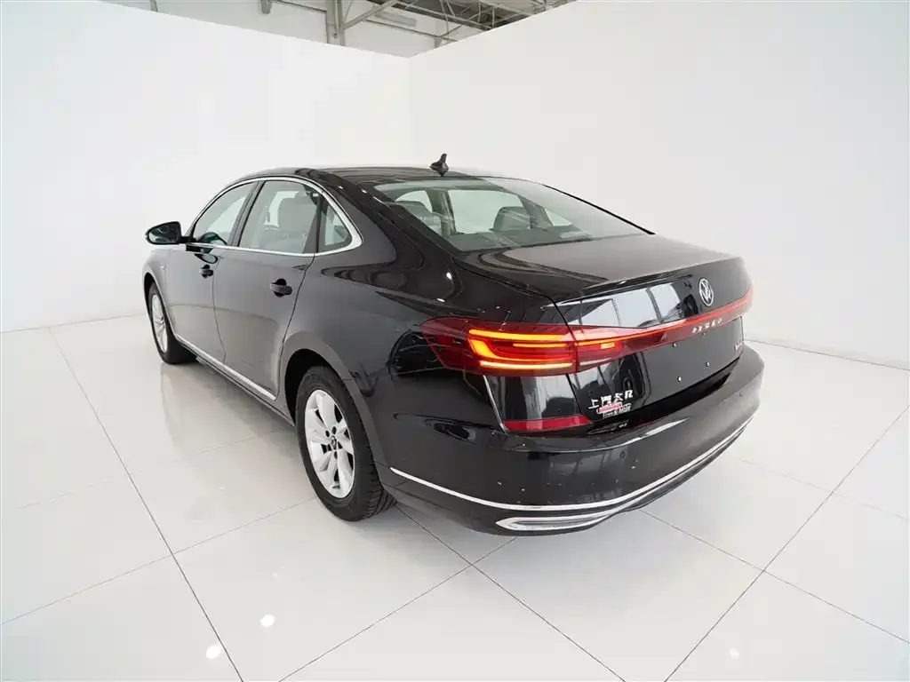 Volkswagen Passat New Energy — фото 7