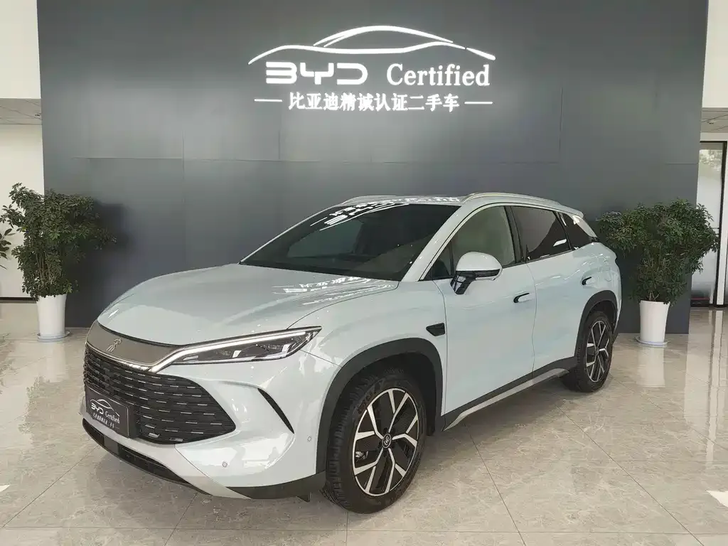 BYD L DM-i — фото 1