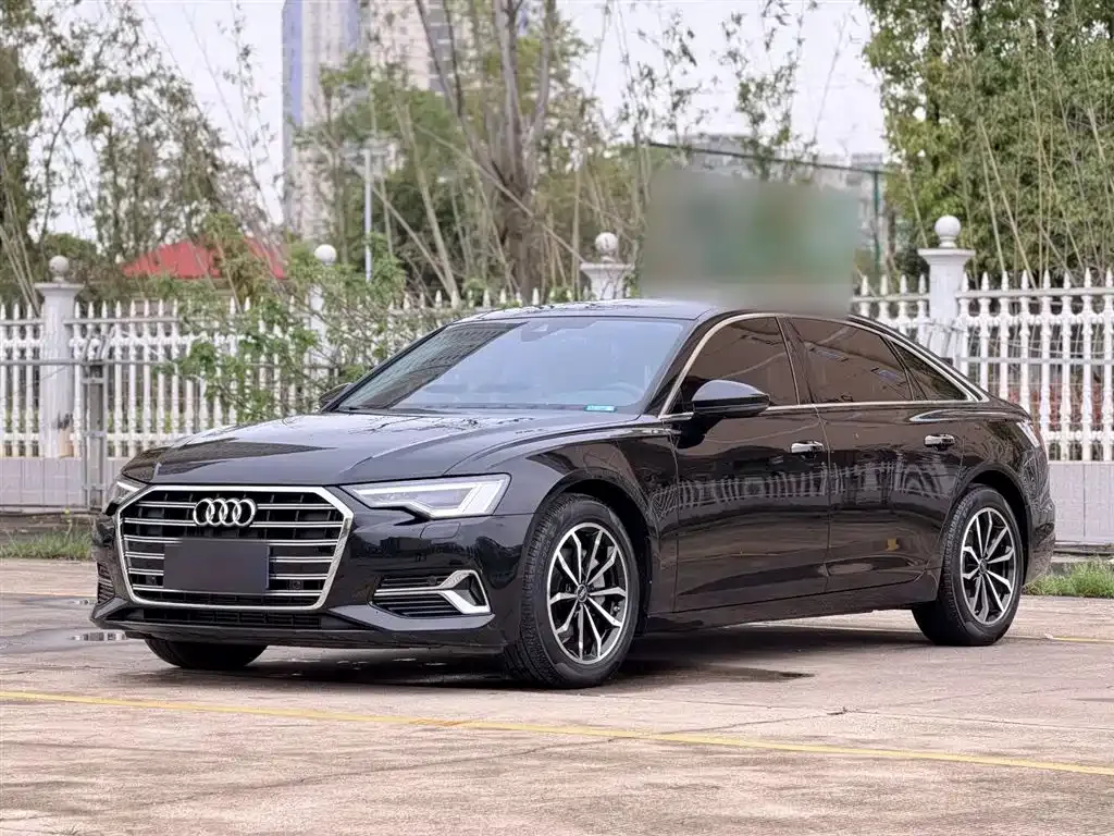 Audi A6L — фото 1