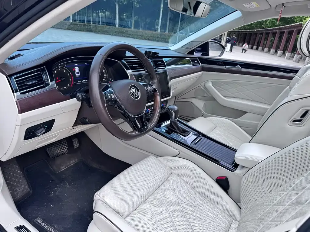 Volkswagen Phideon — фото 6