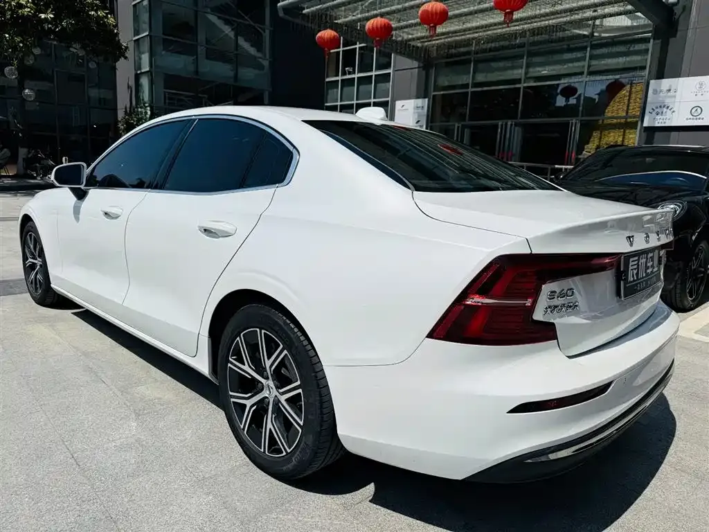 Volvo S60 2023 из CN, фото 8