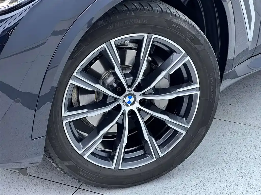 BMW X5 — фото 10