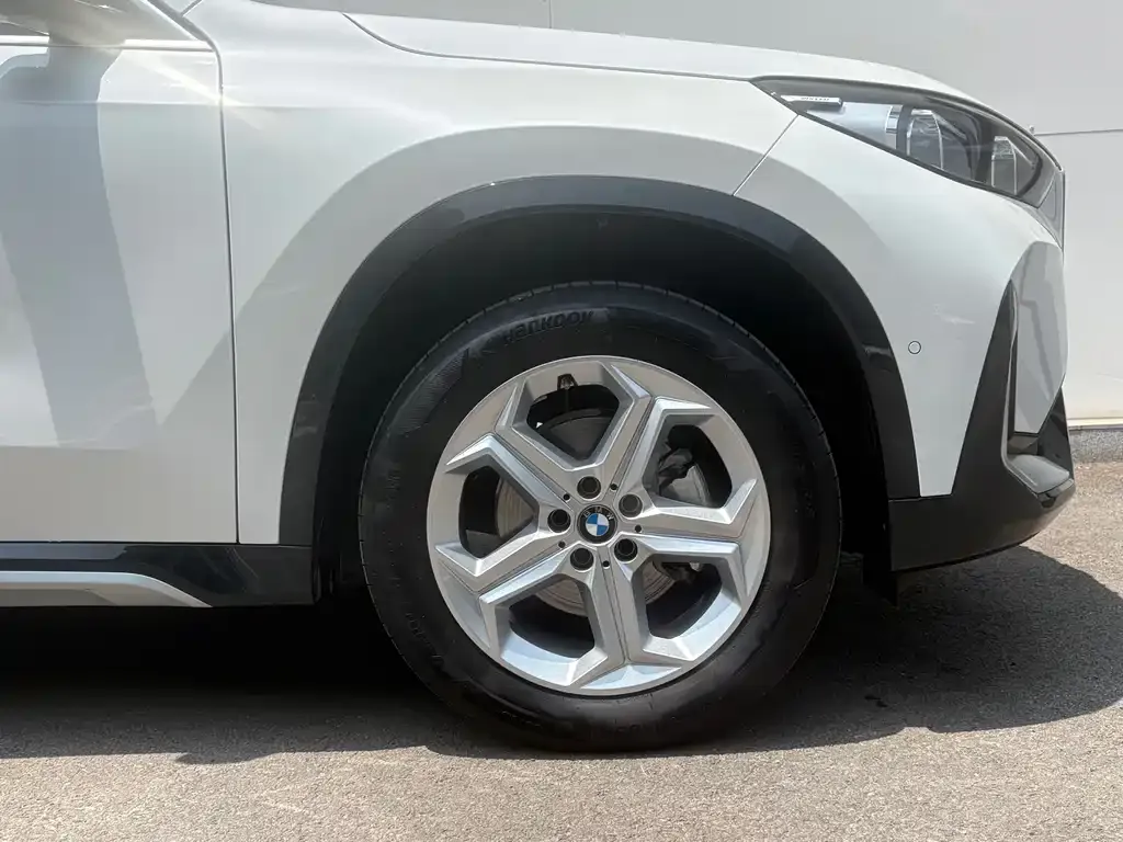BMW X1 — фото 10